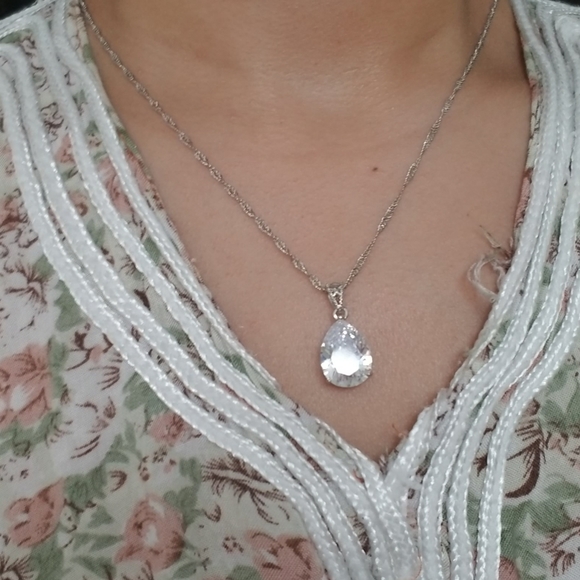 🆕️18k white gold filled pendant white color - Picture 3 of 3